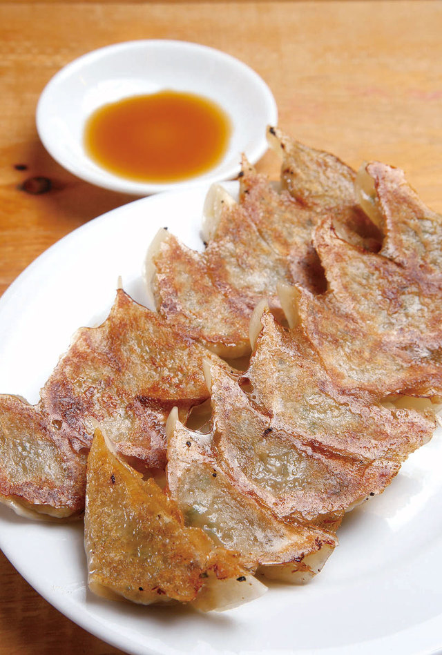 古民家居酒屋 中洲焼肉屋台（八丁堀）　中洲屋台本格ちび餃子 7個380円