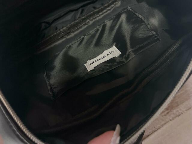 内側にはポケットが1つついています