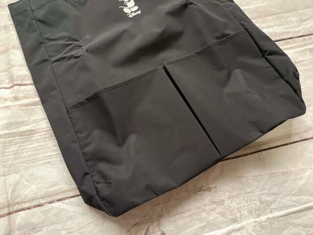 フロントにポケットが2つついています！