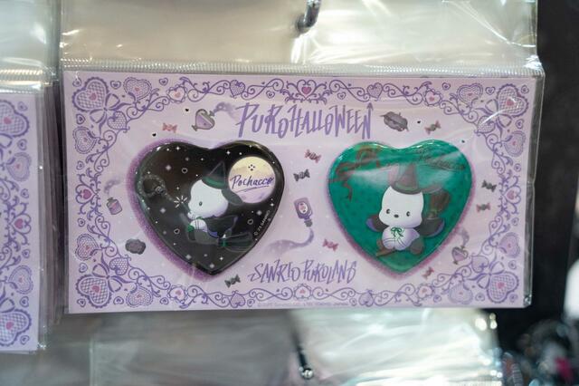 ツイン缶バッジ 880円｜グッズ｜サンリオピューロランド ハロウィーンスペシャルイベント「PUROHALLOWEEN」