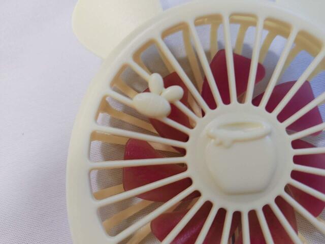 扇風機部分をよく見ると、ハチさんが描かれているのも大変キュート