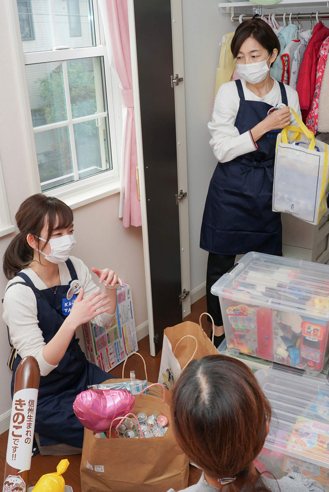 まずはクローゼットの中を出してみる　撮影：源賀津己