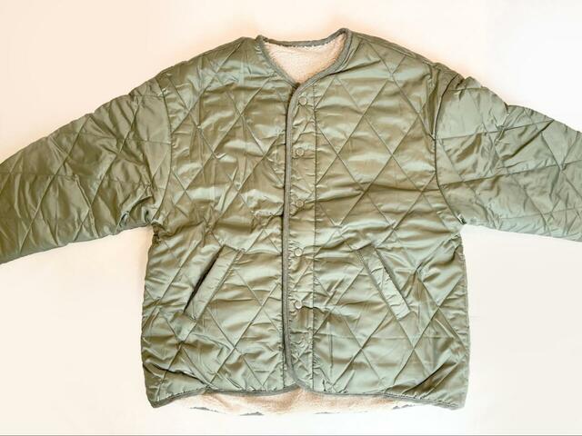 【coca ウォッシャブル キルティングリバーシブルボアブルゾン】カラーはブラック、カーキの2展開。男女兼用デザインです