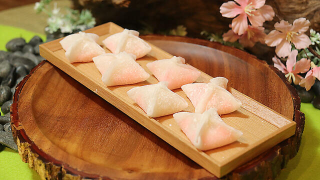 「静岡苺のクリーム大福」＜期間：2026年3月1日〜5月31日＞【つま恋の“春メニュー”が勢ぞろい！つま恋リゾート彩の郷で「春爛漫ピクニック気分のごちそうバイキング」開催！】