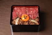 神戸牛ステーキ重＆すき焼き重 赤身ステーキ