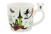 マグカップ 1,900円｜東京ディズニーリゾート「ディズニー・ハロウィーン」スペシャルグッズ｜販売店舗：東京ディズニーランド「ディズニー＆カンパニー」、東京ディズニーシー「スリーピーホエール・ショップ」｜発売日：2024年9月19日（木）