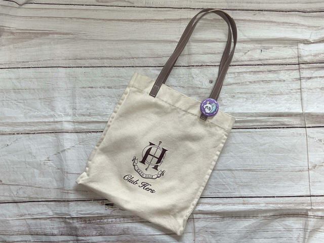 A4サイズが入るトートバッグにつけてみました！