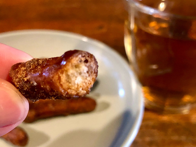 【無印良品　かりんとう　沖縄黒糖】ポリポリと軽やかな食感でどんどん食べ進めちゃいます