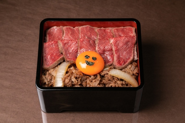 神戸牛ステーキ重&すき焼き重 赤身ステーキ