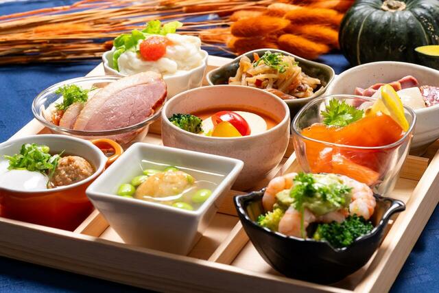 「秋の新作メニュー」<期間:2025年9月1日~>【平日は“大人3,000円以下”で豪華ランチブッフェが楽しめる!「ホテルエミシア東京立川」で彩り豊かな実りの秋を大満喫!】