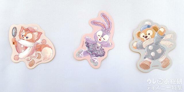 メインアートの3人それぞれのステッカー「ダッフィー＆フレンズのダンシング・スノーフレークス」ステッカー