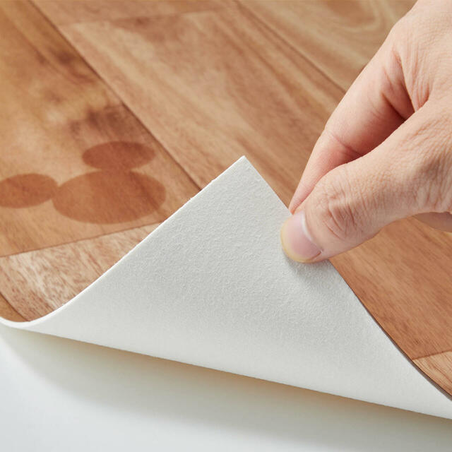 拭けるクッションフロアシート「ミッキーモチーフ」 ｜ ￥ 14,900～24,900 （税込）