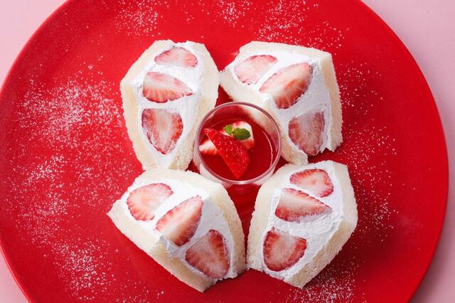 「ストロベリーサンドウィッチ」＜価格：3,000円＞【いちご尽くしのときめき体験！ホテルニューオータニ幕張『いちご＆あまおうスイーツフェア』開催】