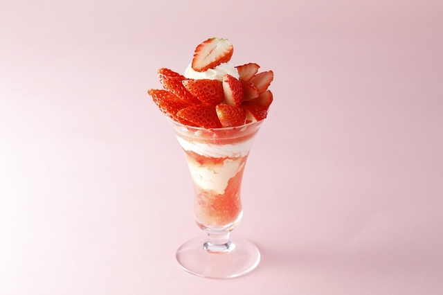 愛媛県産苺“紅い雫”のパフェ