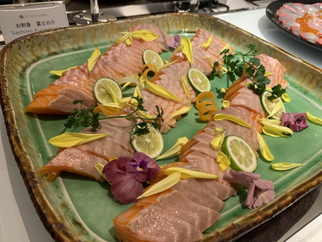 山梨で養殖しているブランドサーモン「富士の介」