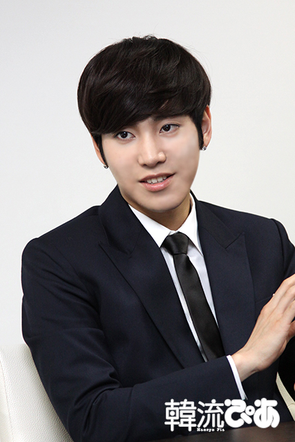 F.CUZレヒョン　雑誌「韓流ぴあ 1/31号」（12/22発売）の撮影の様子