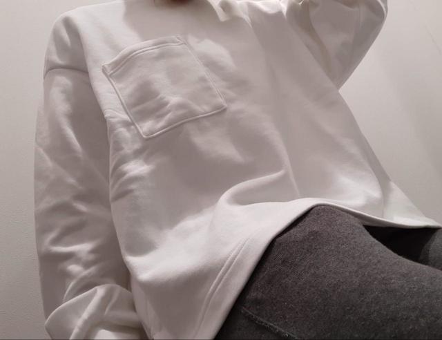 【GUワイドフィットスウェットシャツ】ポケットつきで1枚でもキマる