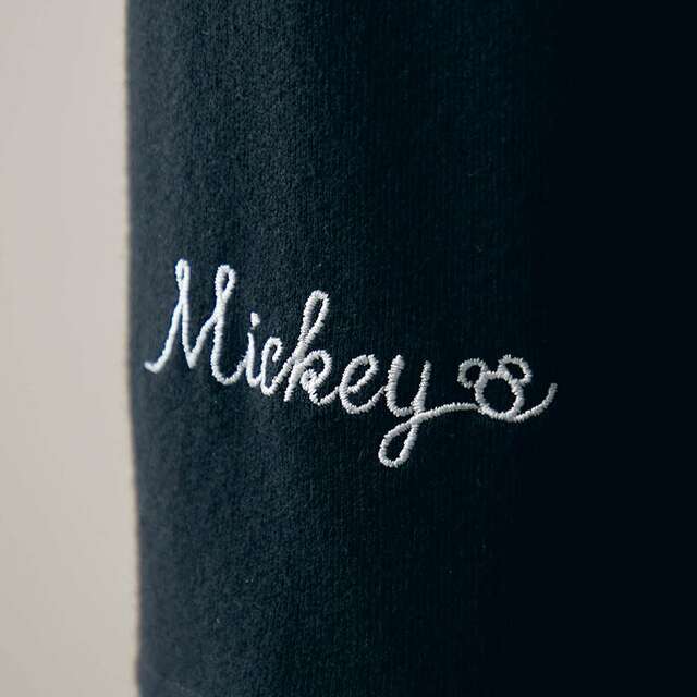 パーカ【UVケア】「ミッキーモチーフ」｜￥3,990 （税込）