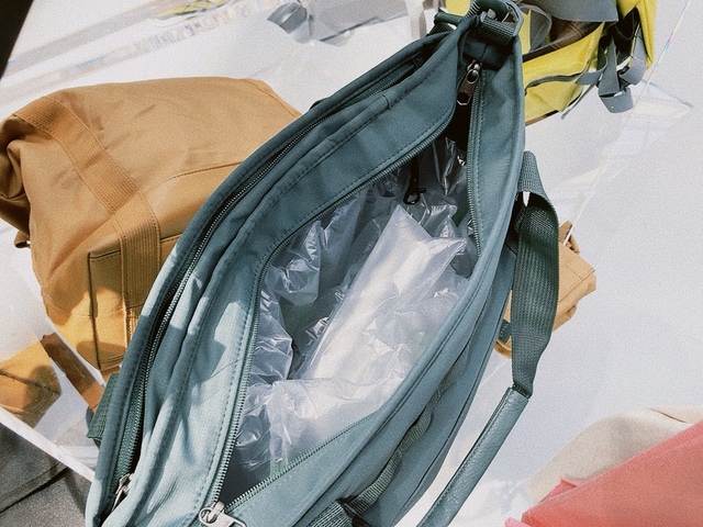 【ワークマン ジョイントトートバッグ】くすみグリーンの新色が目新しく、洗練された印象を受けました