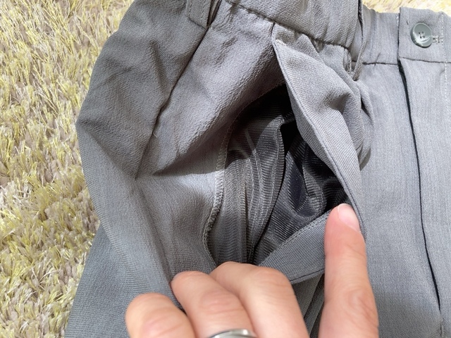 【ワークマン シャリテック(R)強撚糸イージーパンツ】ポケットはサイドとお尻に各2つの計4つ