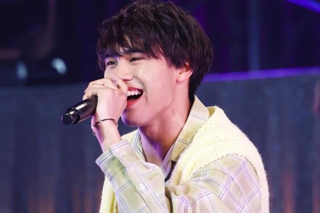 『BUDDiiS vol.01 - SUNRiiSE -』撮影：笹森健一