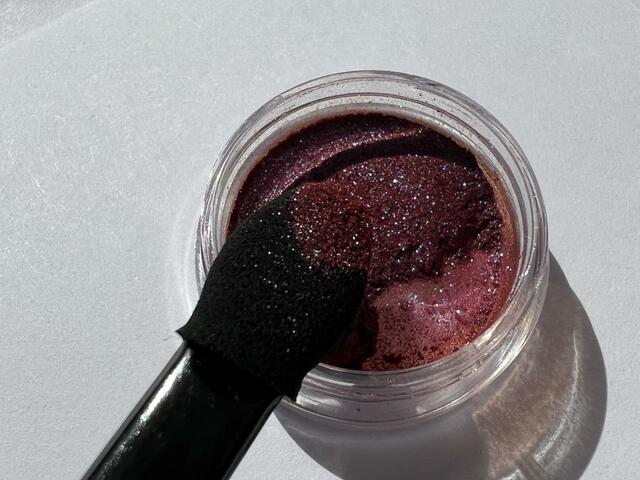 【セリア ミラーパウダー2P(YE10381) HC-25 ダブルアイシャドウチップ】チップにはしっかりつきます