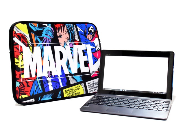 PC・タブレット用インナーケース 軽量薄型 [コミック］（写真左）