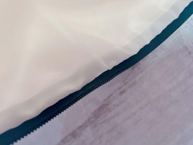 ポリエステル生地の裏地付きなのがGood！