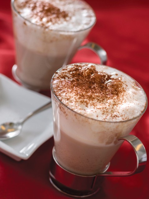 ヘーゼルナッツミルクのホットカクテル　760円