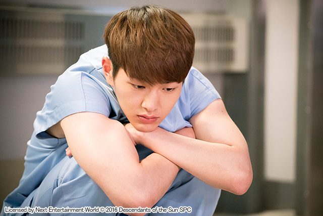 『太陽の末裔』Licensed by Next Entertainment World ©2016 Descendants of the Sun SPC