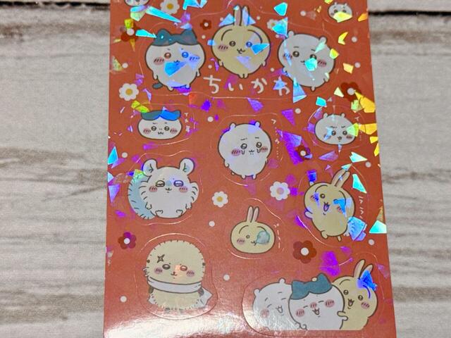 作者のナガノ先生がちいかわの公式Xにアップしたイラストから採用されたものが多く入っています