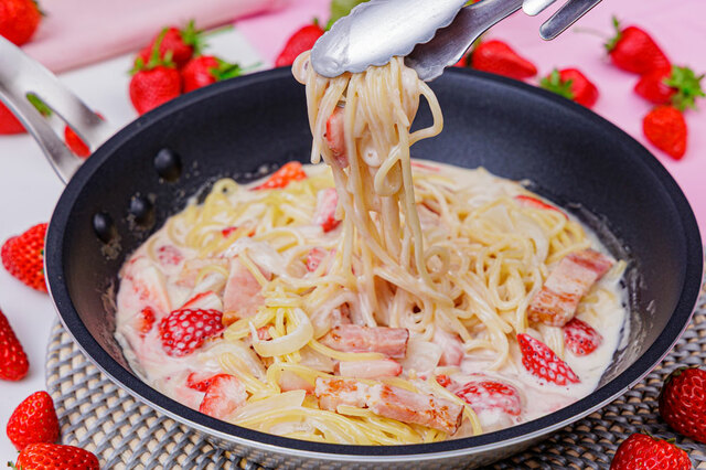 「いちごのクリームスパゲティ」＜期間：2026年5月2日～5日＞【GWはアンガスビーフの鉄板焼き＆旬のいちごスイーツも食べ放題！4日間限定“至福のランチブッフェ”開催！】