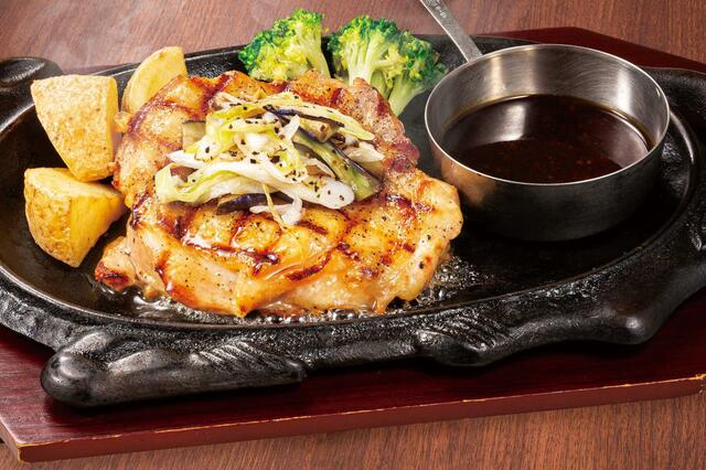 「和風チキンステーキ（サラダバー付き）」＜1,580円（税込1,738円）＞【ステーキハウス フォルクスに新たなグランドメニューが登場】