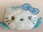 まるでキティちゃんのぬいぐるみのお顔が、そのままヘアクリップになったような、かわいすぎるアイテム！