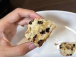 【成城石井 自家製冷凍パン チョコと胡桃のスコーン】チョコと胡桃のバランスが最高です