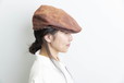 帽子を被った横顔がスッキリきれいに見えるのもポイント