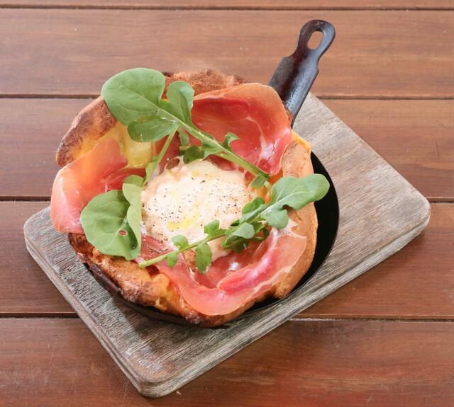 「生モッツァレラとハモンセラーノ」＜価格：1,199円＞【夏限定アンデスメロン登場！カリッともっちり「ダッチベイビーパンケーキ」が半額で食べられるキャンペーンも！】