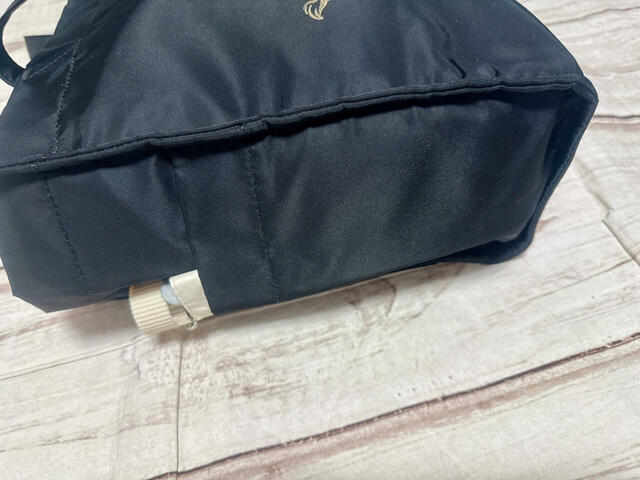 サイドポケットには小型の折り畳み傘が収納できました