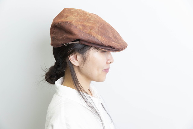 帽子を被った横顔がスッキリきれいに見えるのもポイント