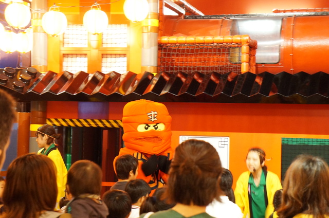 カイが振り付けを教えてくれる