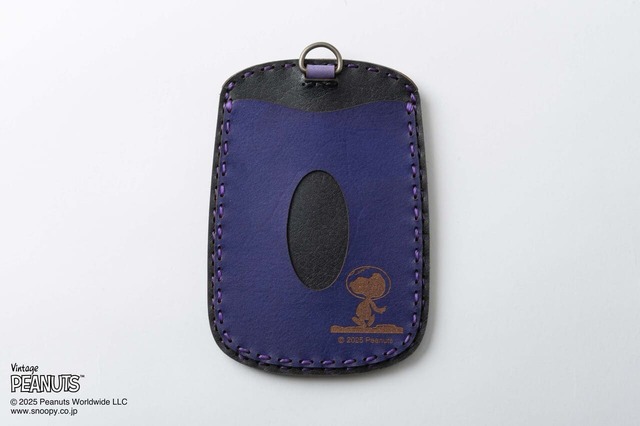 【PEANUTS×OJAGA DESIGN】カードケース [ASTRONAUT]／裏面にはスヌーピーのシルエットが