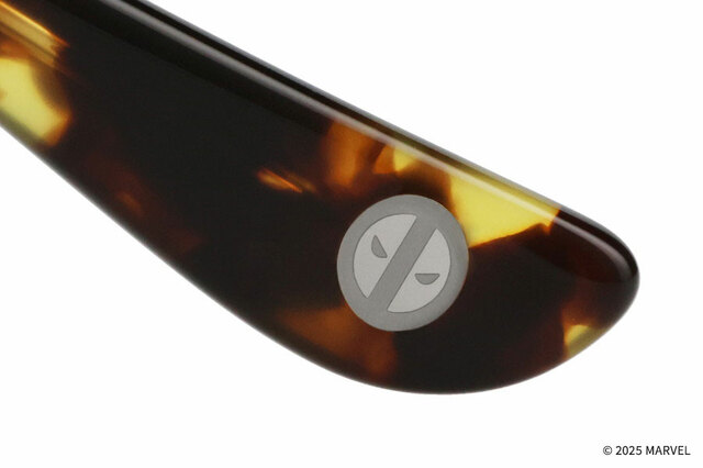 サングラス ¥12,200｜Zoff「MARVEL COLLECTION DEADPOOL&WOLVERINE」DEADPOOL&WOLVERINE MODEL