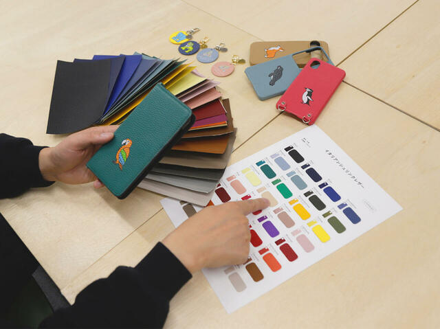 【アドベンチャーワールド×COVERARY】カラーはCOVERARYの全32色から動物アートに合う26色を厳選して展開しています