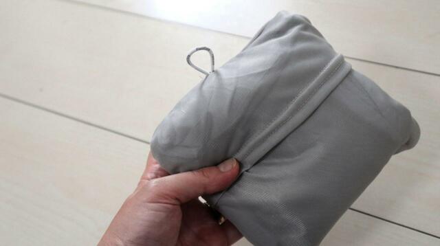 【ワークマン リペアテック(R)超軽量×遮熱シェフパンツ】折ってくるくるまとめると尻ポケットの部分に収まるパッカブル仕様