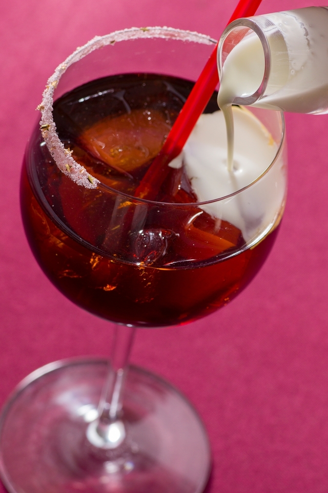 スペシャルカクテル ¥980「テディ・ルーズヴェルト・ラウンジ」｜東京ディズニーシー「クリスマス・ウィッシュ」（2016年）