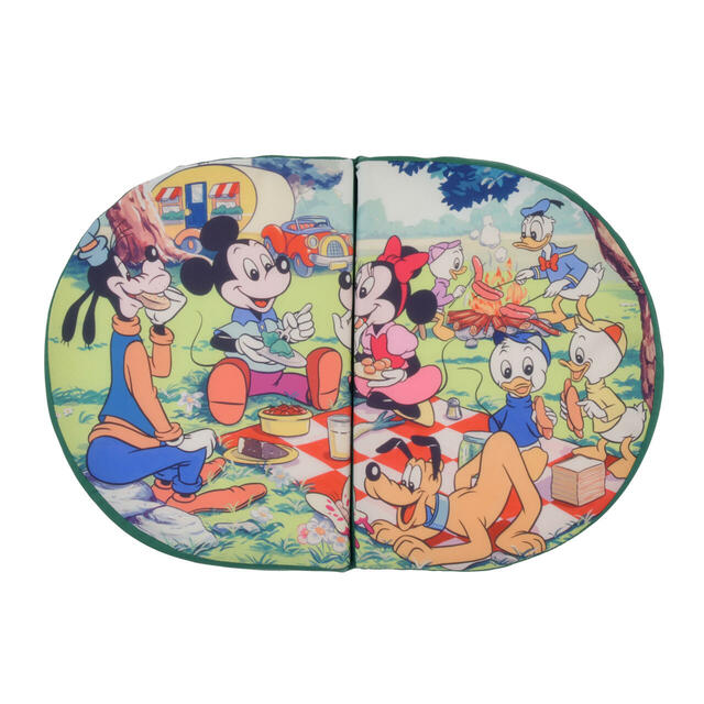 ミッキー&フレンズ シートクッション ポーチ入り SPRING PICNIC 2,200円