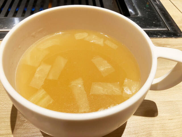 日替わりスープは、優しいお味の野菜スープ。