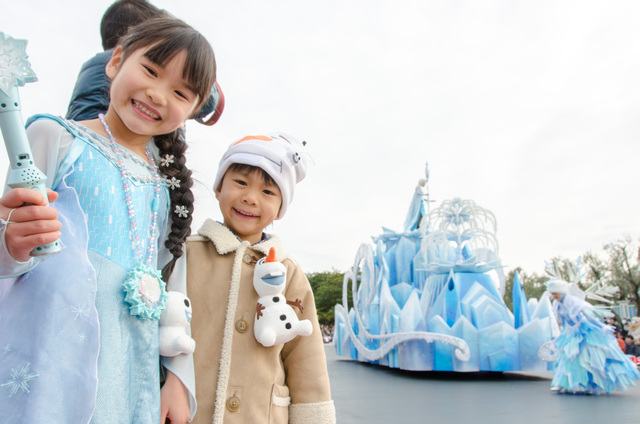 東京ディズニーランド アナとエルサのフローズンファンタジー 「フローズンファンタジーパレード」