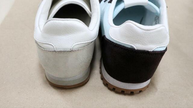 【ユニクロC コンビネーションスニーカー】同ブランドのスウェードコンビネーションスニーカー（写真左）と比較。アッパー全体がやや薄めで柔らかく、着脱しやすい形状です