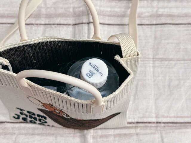 550mLのペットボトルがすっぽり収まる大きさ